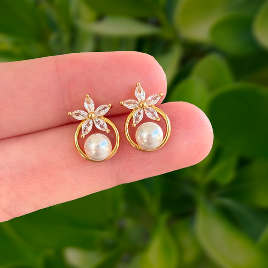 Aretes Aro Dorado Perla con Flor Chapa de Oro Az382