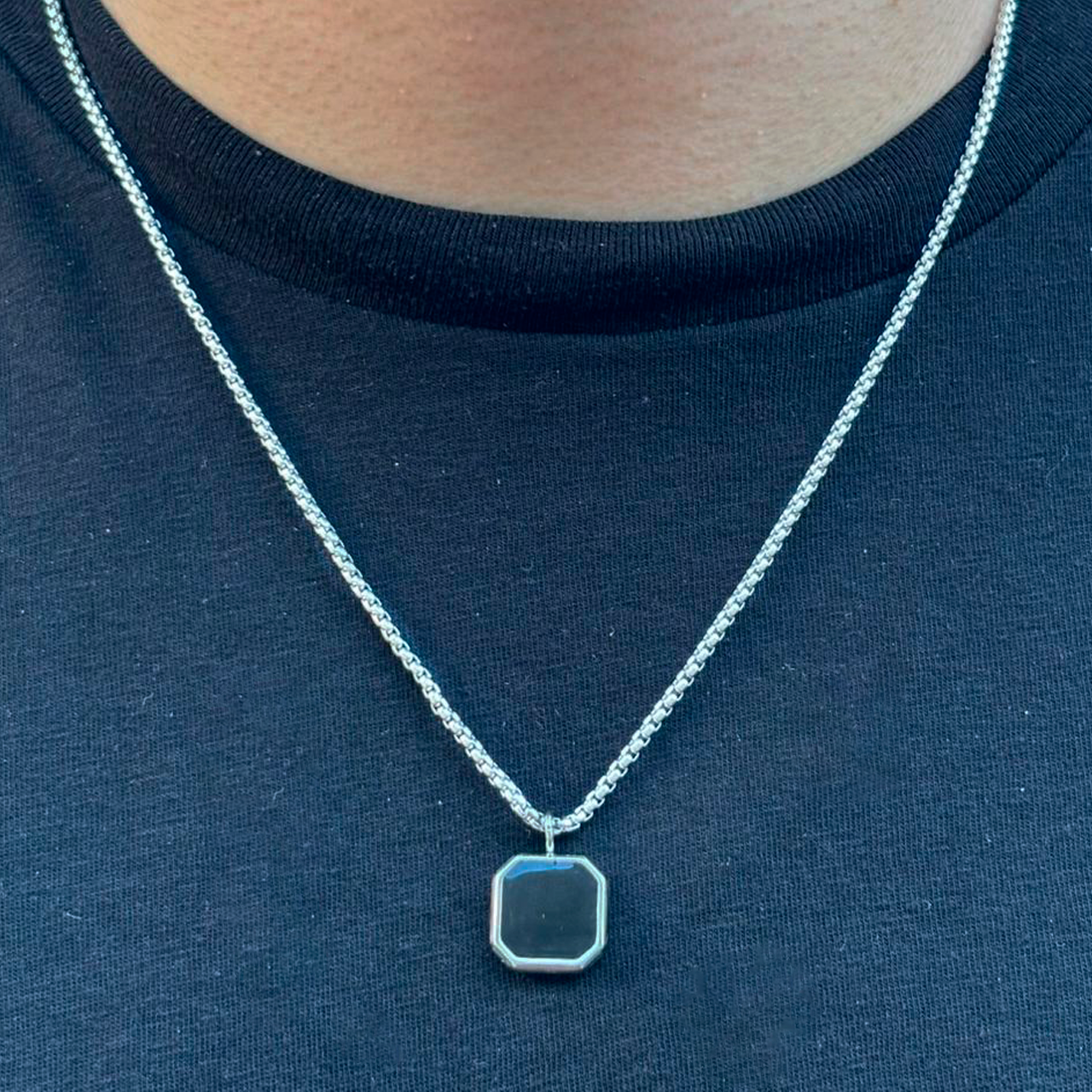 Collar Plateado Cuadro Negro Caballero Acero Inoxidable