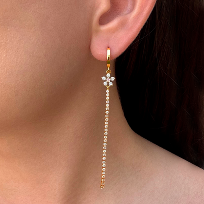 Aretes Arracada Dorada con Flor y Zirconias Chapa de Oro Az104