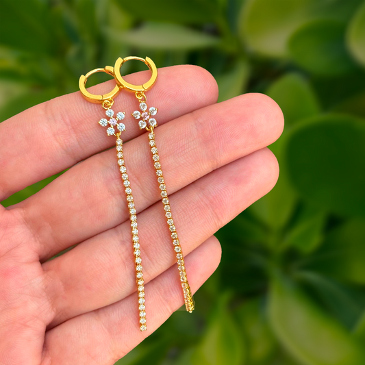 Aretes Arracada Dorada con Flor y Zirconias Chapa de Oro Az104