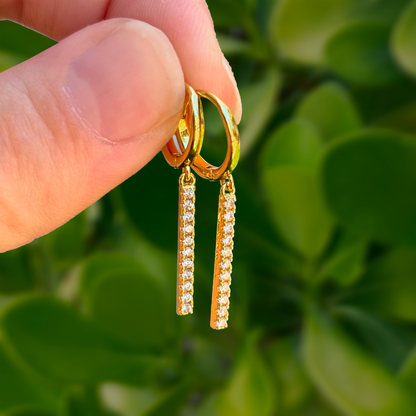 Aretes Dorados Arracada Largo de Zirconias Chapa de Oro Az120