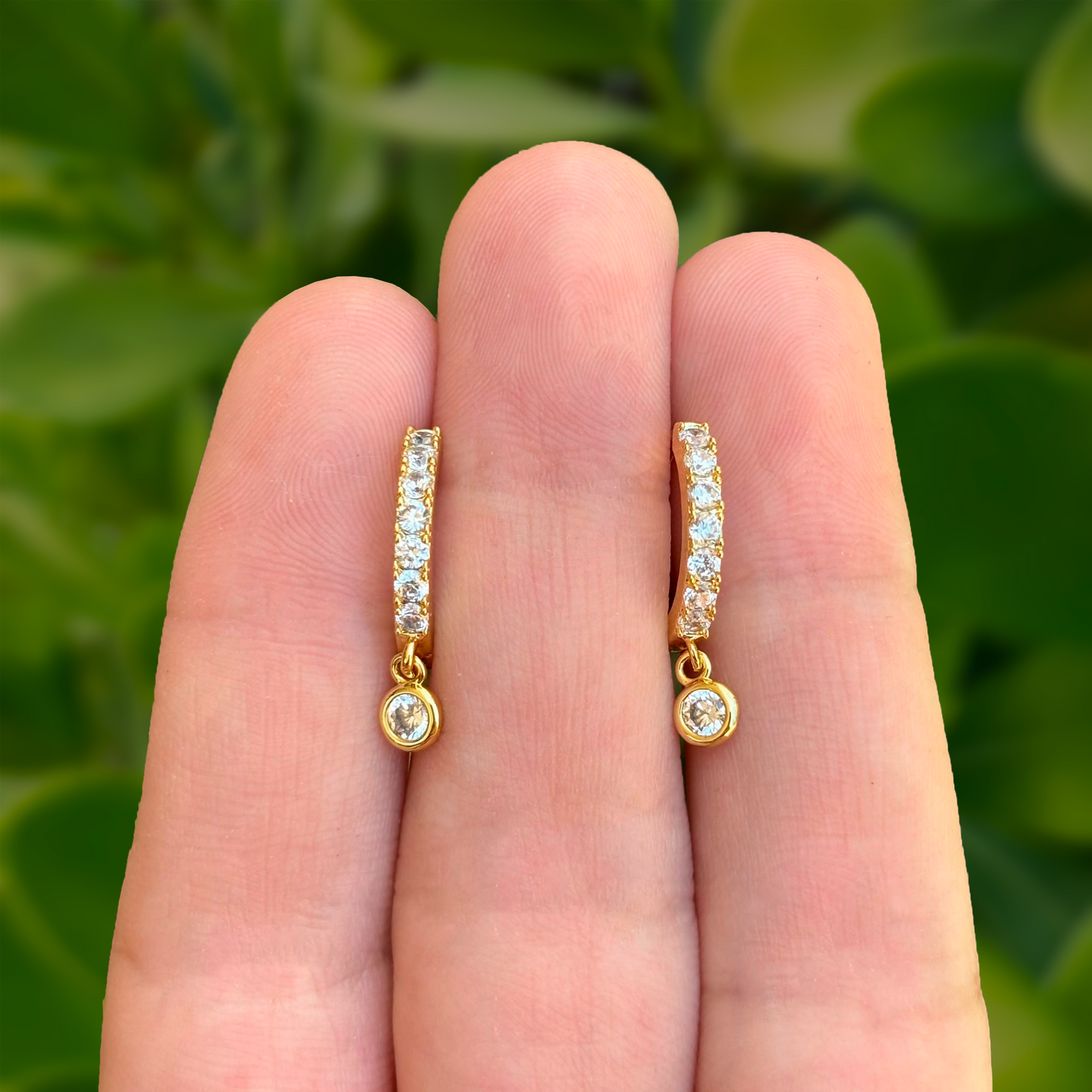 Aretes Arracada Dorada con Zirconias Chapa de Oro Az179