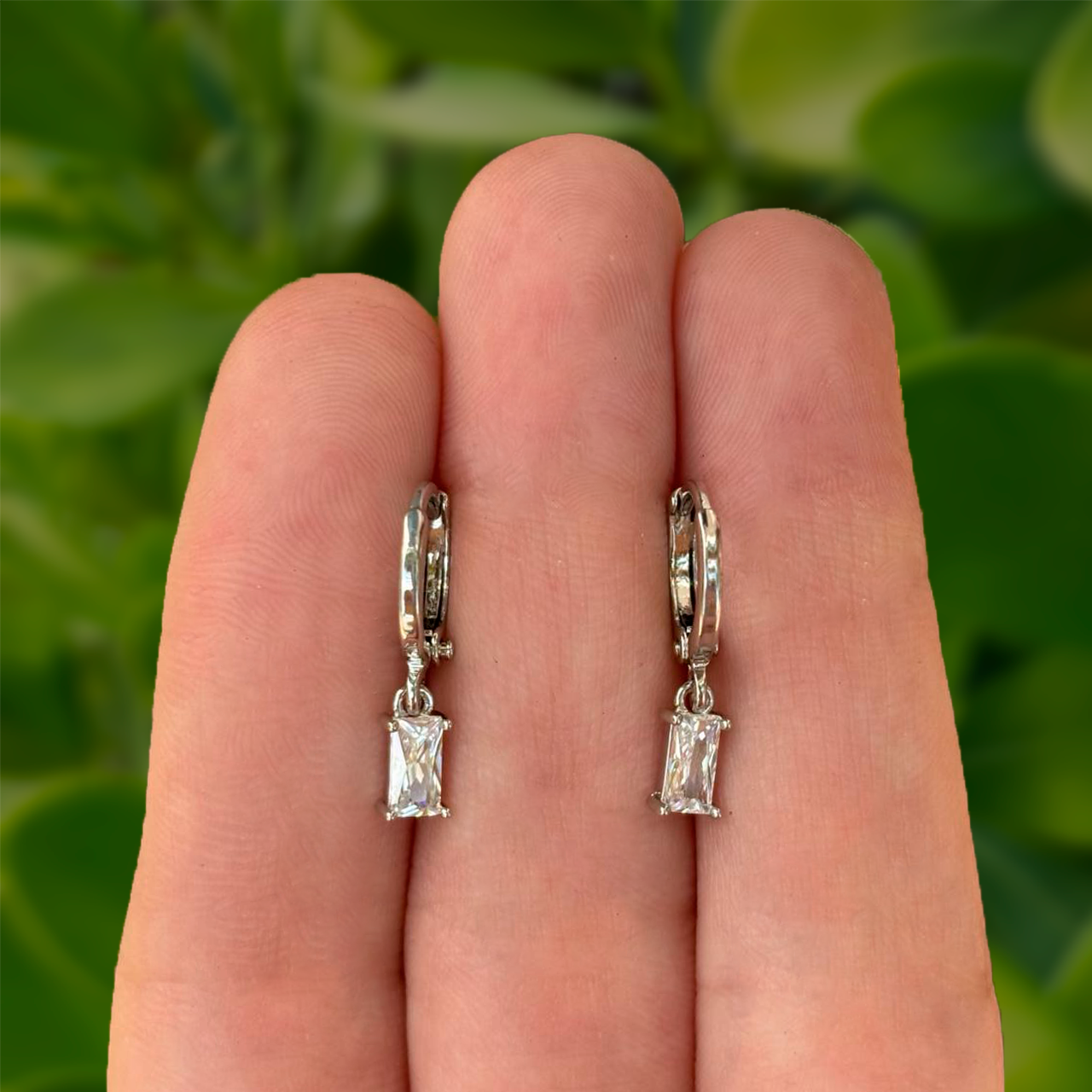 Aretes Arracada Plateada Zirconia Blanca Chapa de Oro Az240