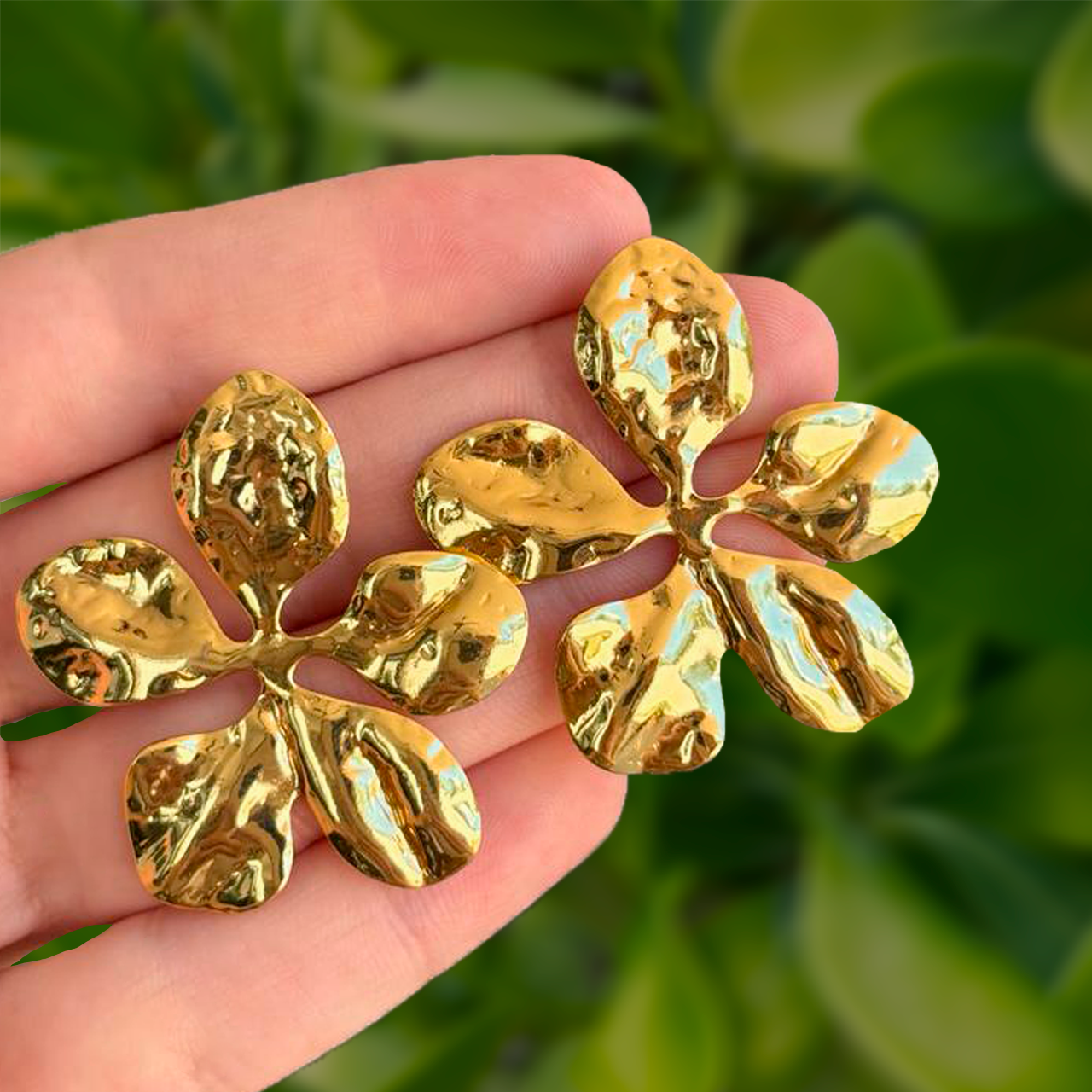 Aretes Dorados Flor Acero Inoxidable 2E3