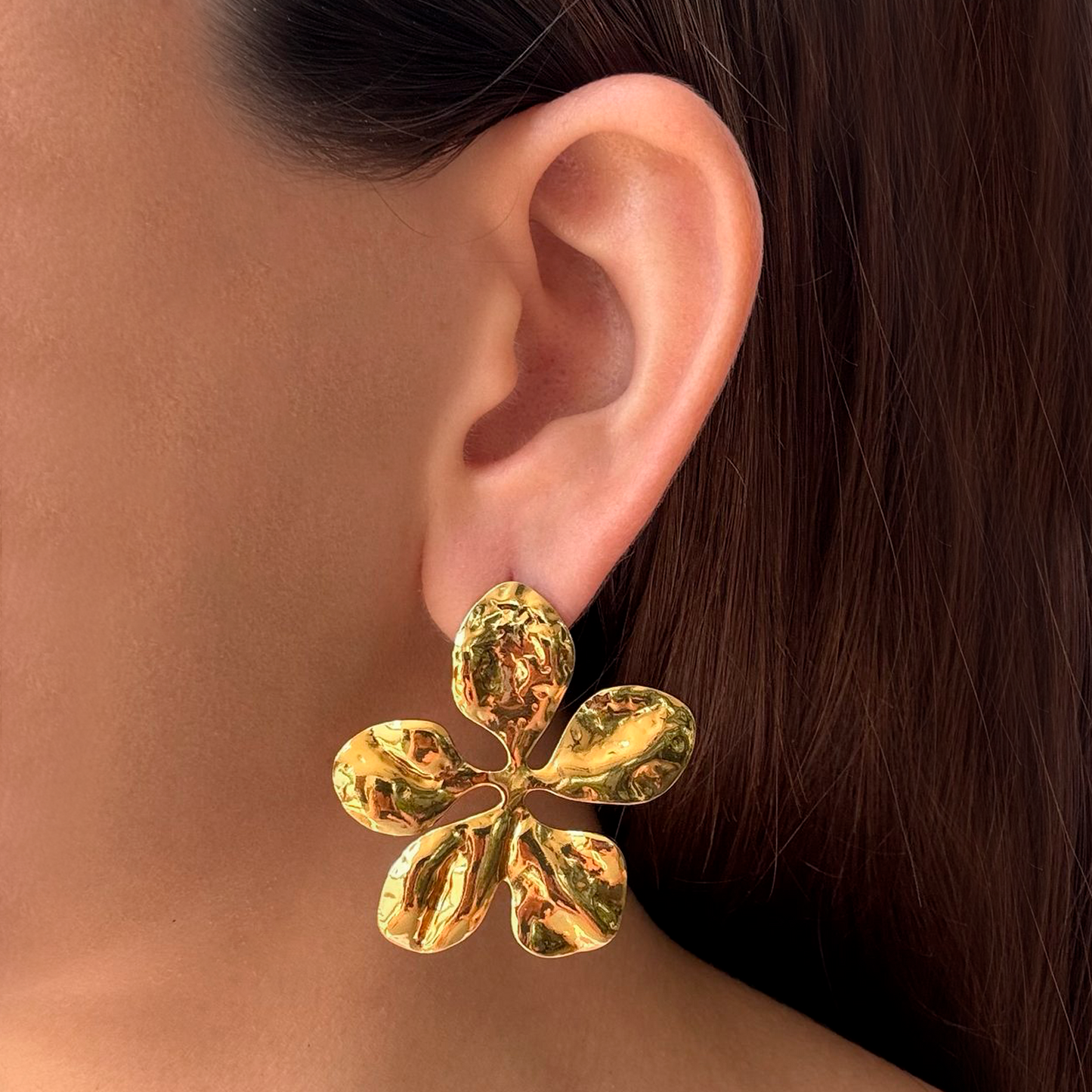 Aretes Dorados Flor Acero Inoxidable 2E3