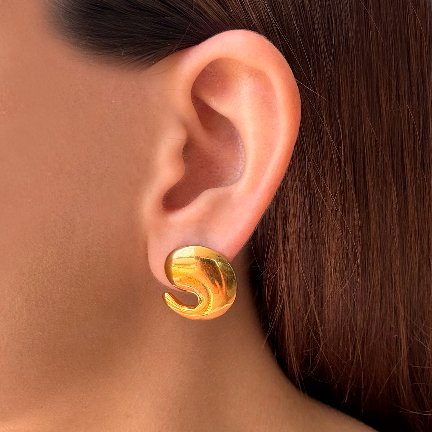 Aretes Dorados Vuelta de Gota  Acero Inoxidable 2M3