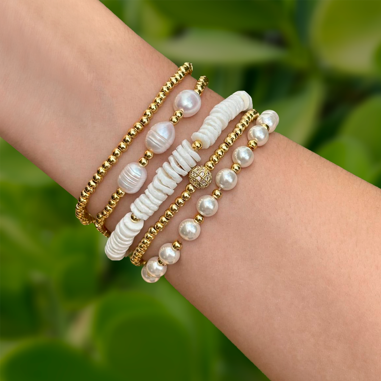 Set Pulseras Doradas Perlas y Bolitas  2W6