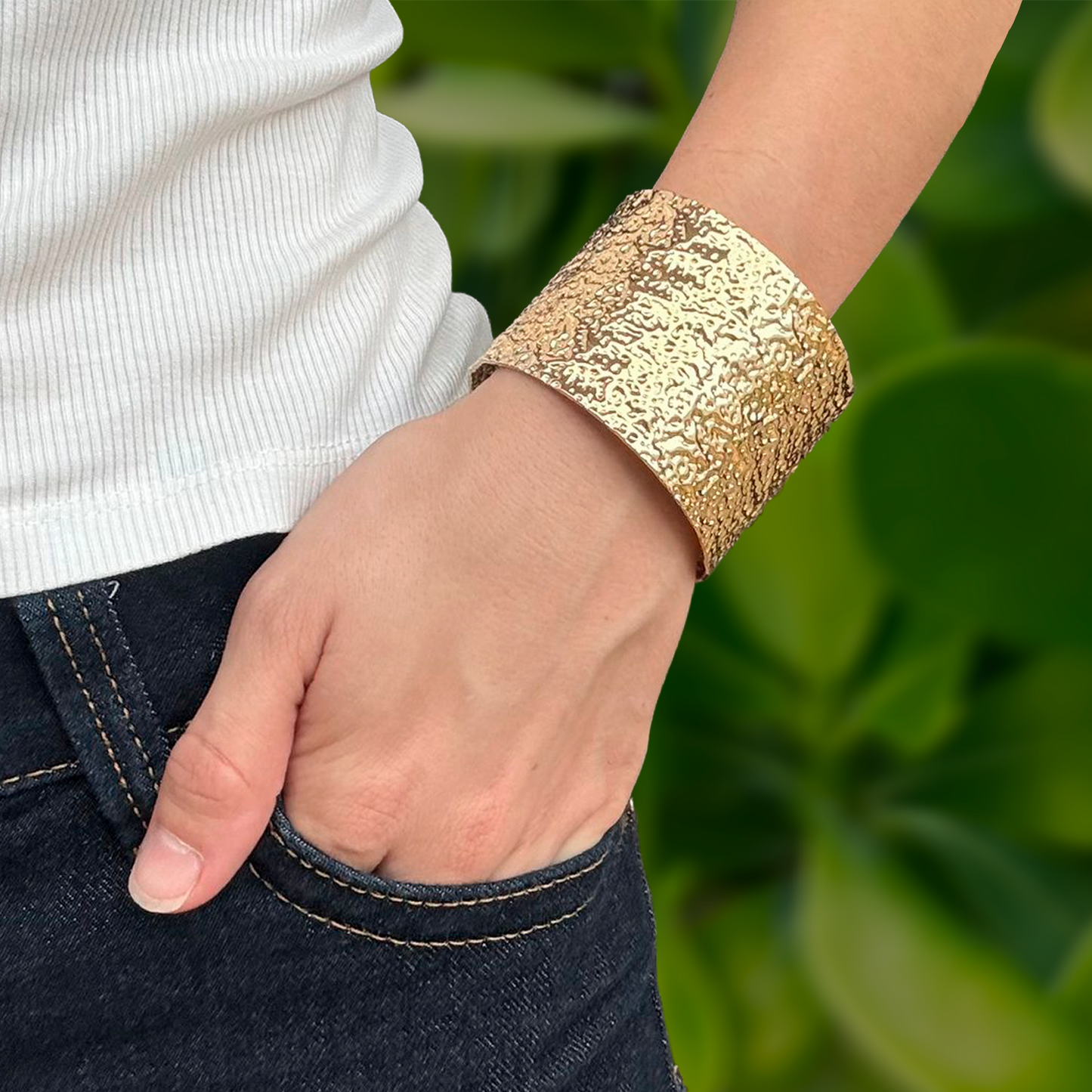 Pulsera Dorada Ancha Metálica 1AA8