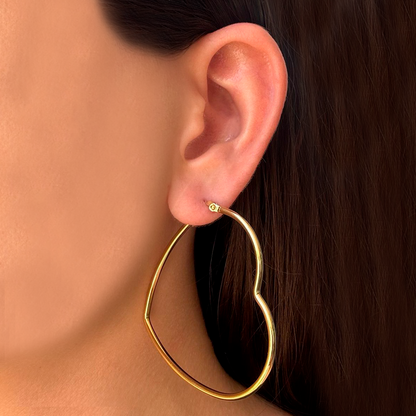 Aretes Dorados Corazón Delineado  Acero Inoxidable 3E4