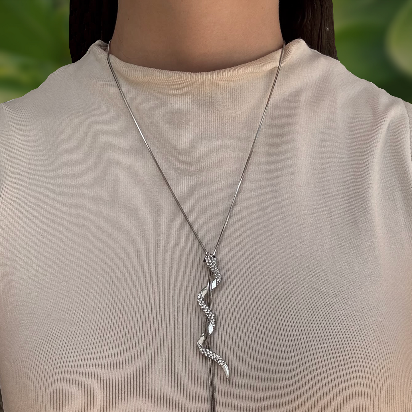 Collar Plateado Corbatero Serpiente Zirconias