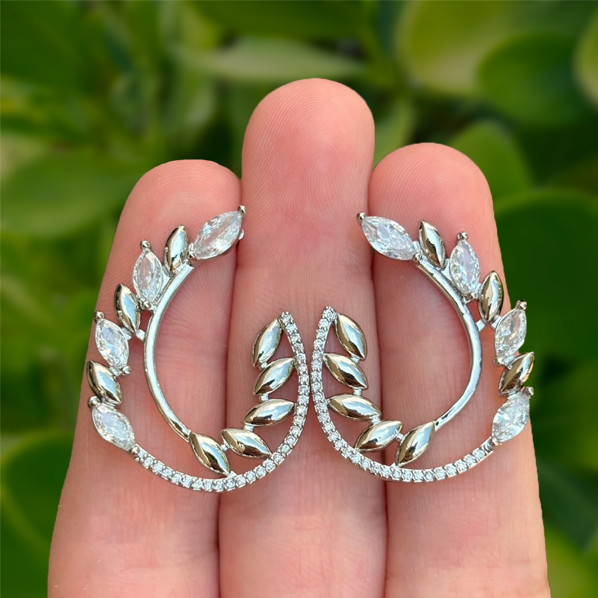 Aretes Plateados Laurel con Zirconias Chapa de Oro