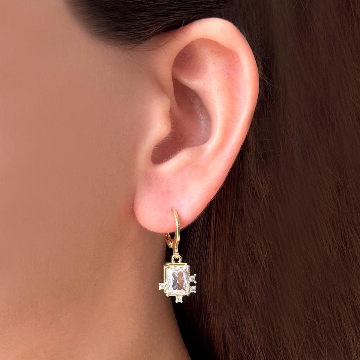 Aretes Arracada Dorada Zirconia Blanca Cuadrada Chapa de Oro