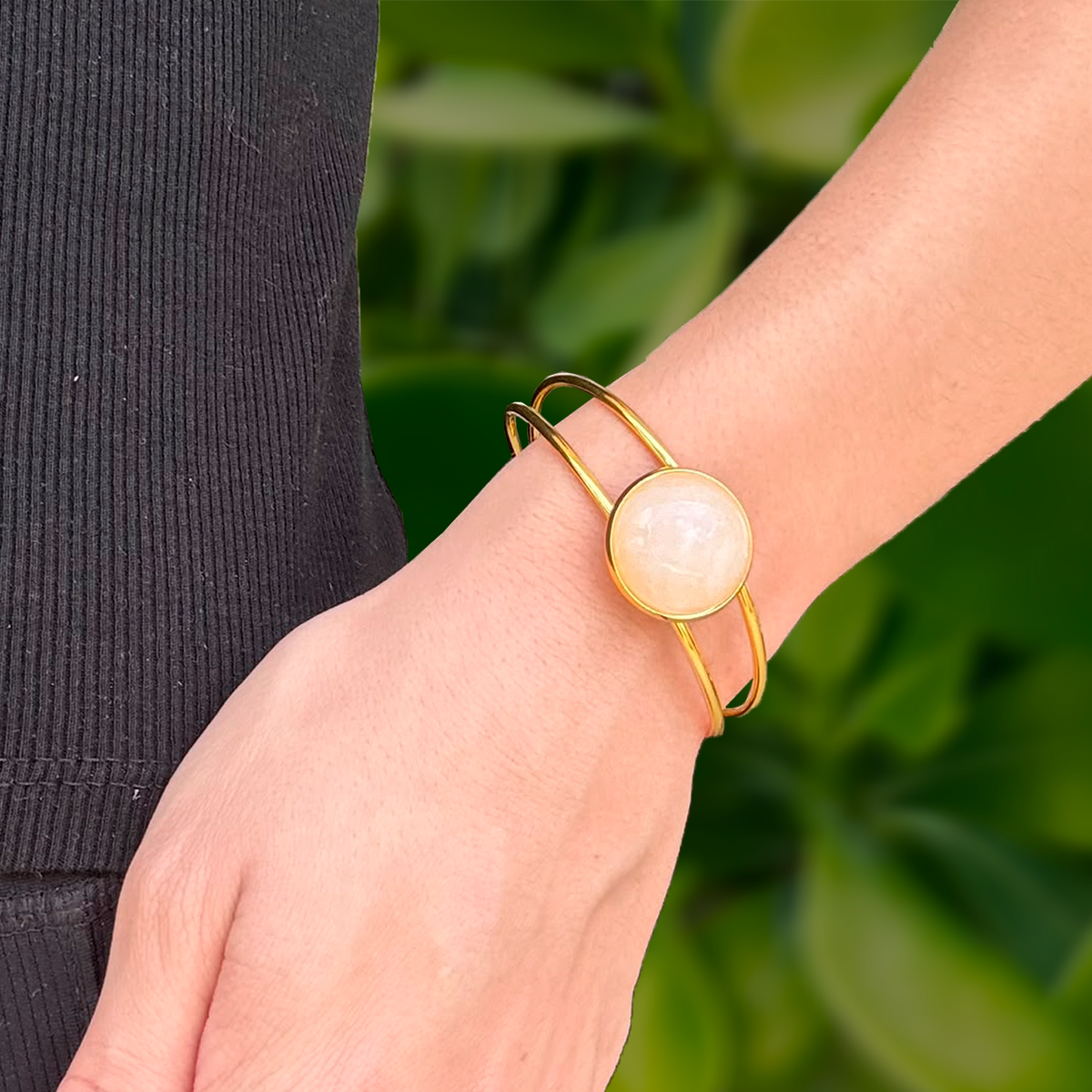 Pulsera Dorada Bola Rosa