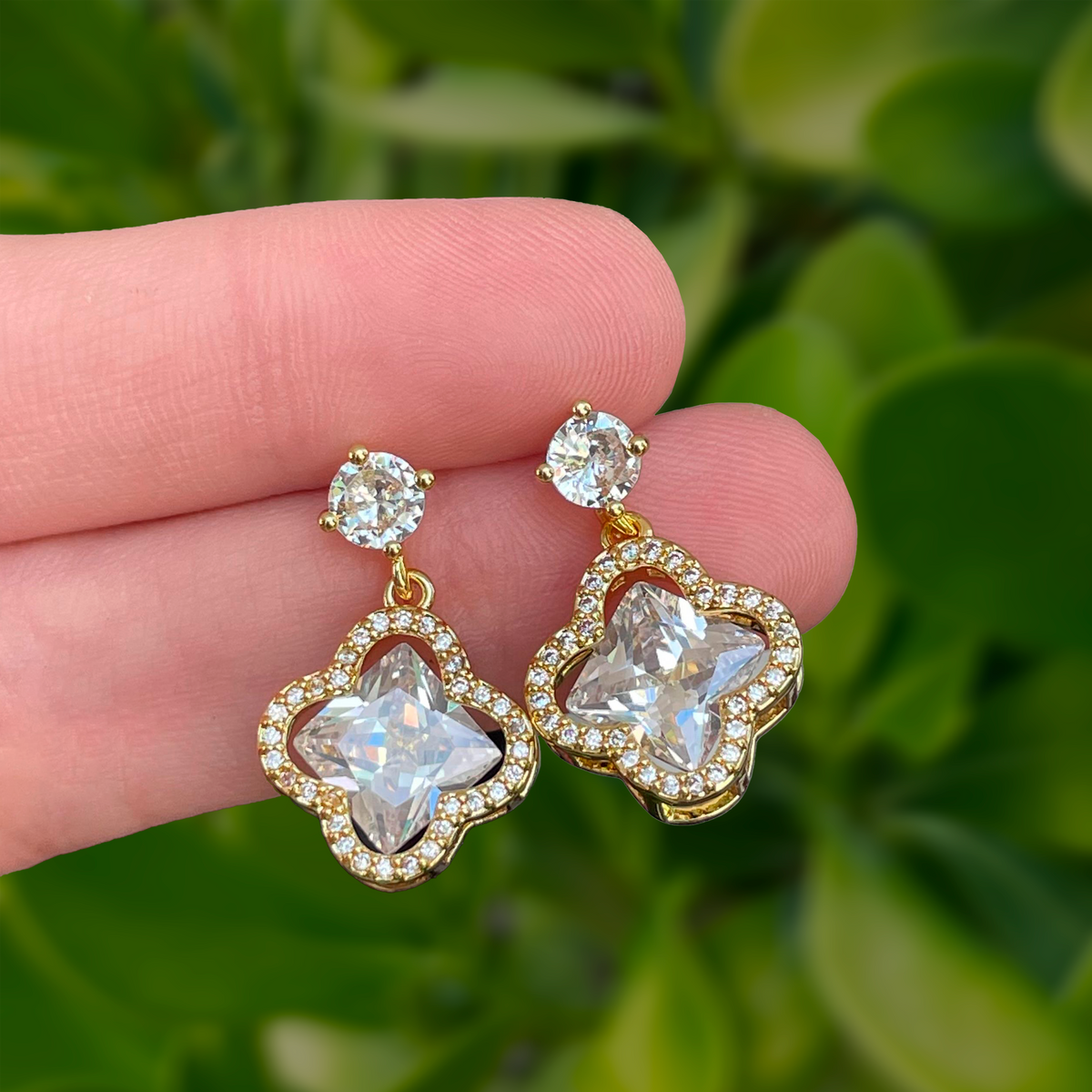 Aretes Dorados Trebol con Zirconia Chapa de Oro