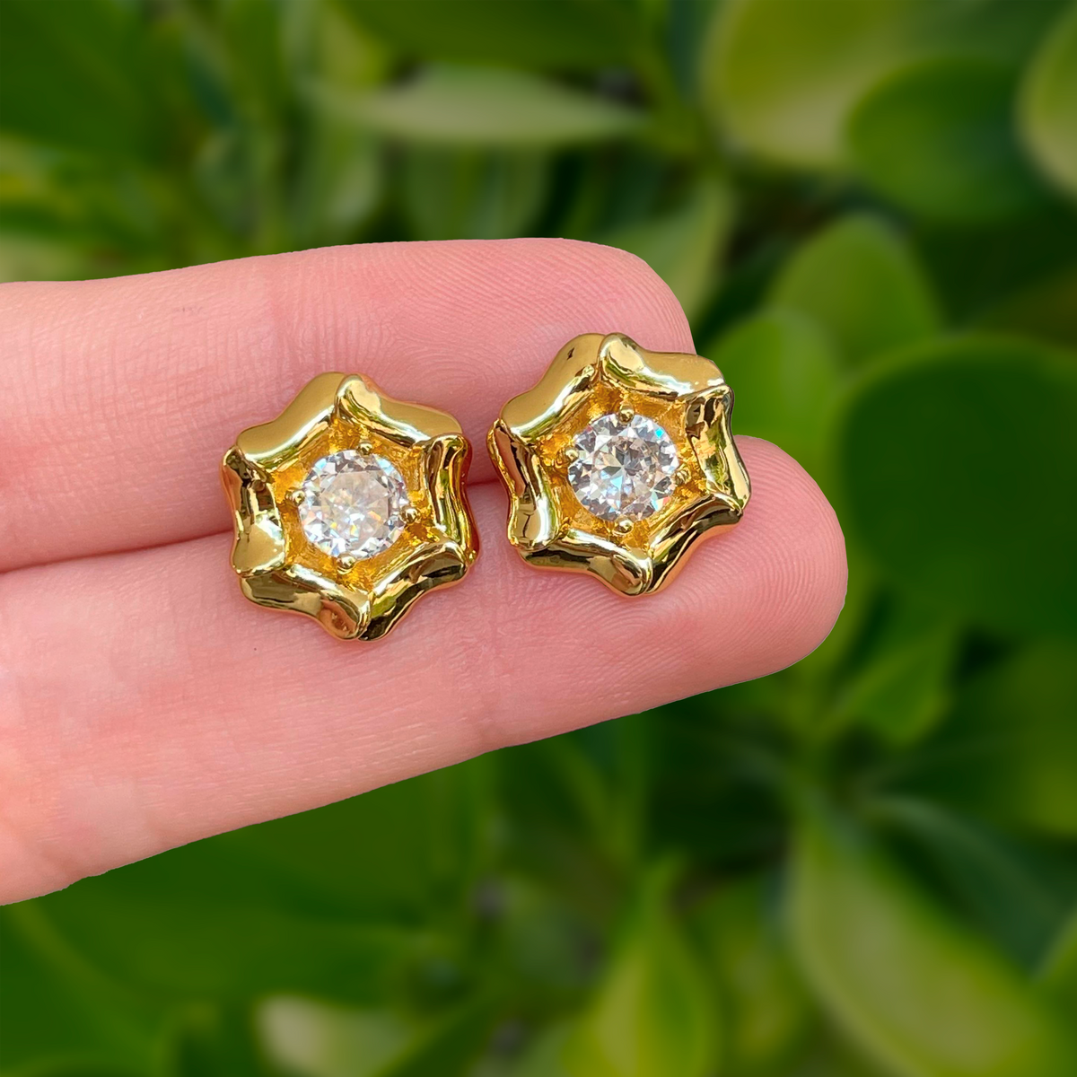 Aretes Dorados Estrella con Zirconia Chapa de Oro