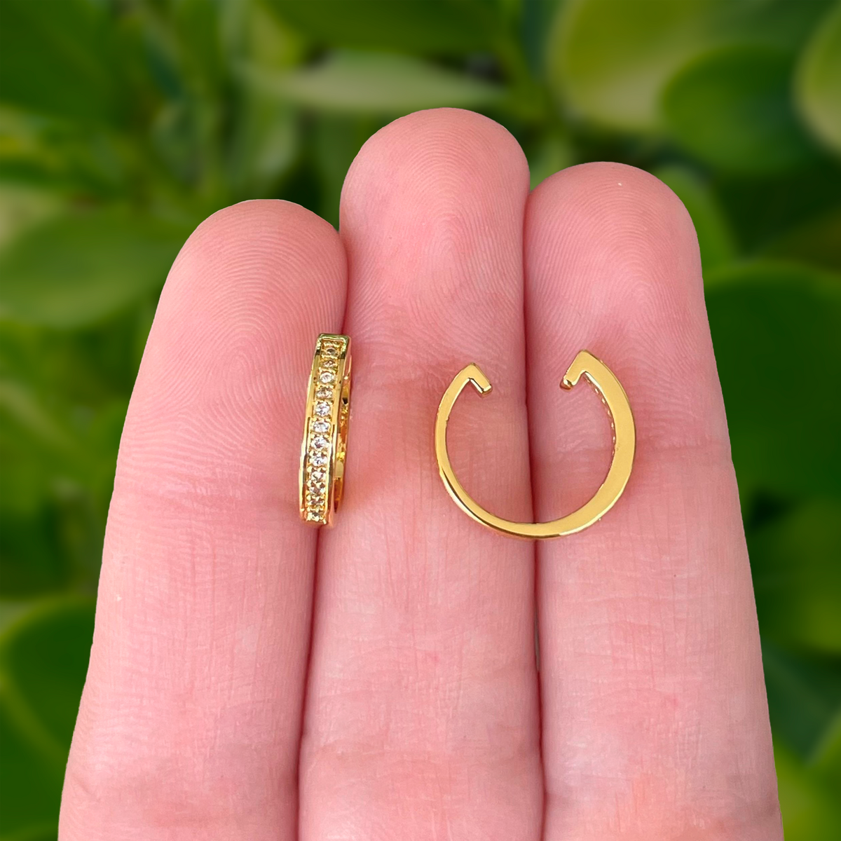 Aretes Earcuff Dorada con Zirconias Chapa de Oro