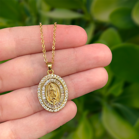 Collar Dorado Virgen con Zirconias Chapa de Oro