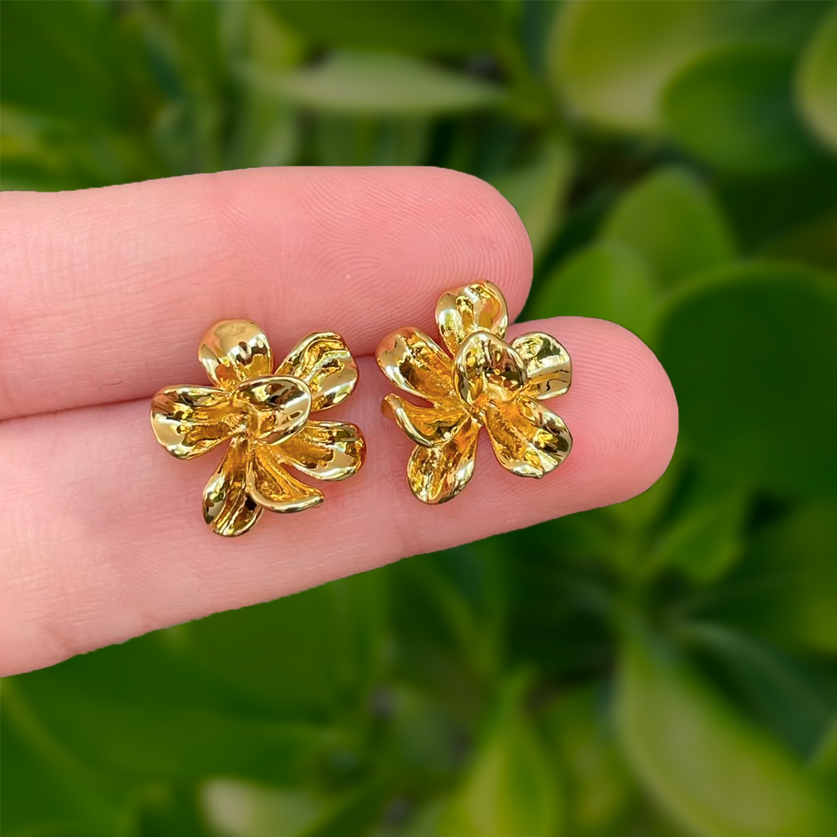 Aretes Dorados Flor Chapa de Oro