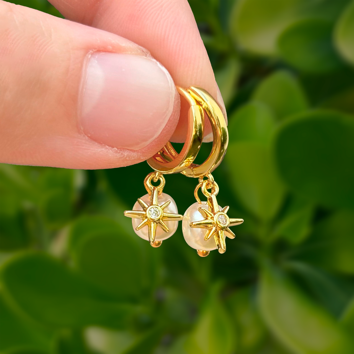 Aretes Arracada Dorada Estrella y Perla Chapa de Oro