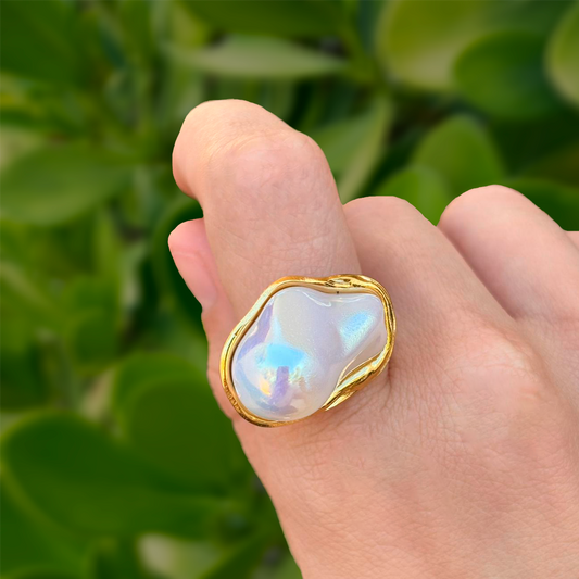 Anillo Dorado con Perla Irregular  2U6
