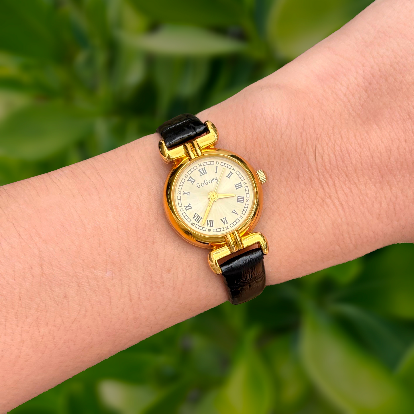 Reloj Dorado y Negro  Classic 3F5