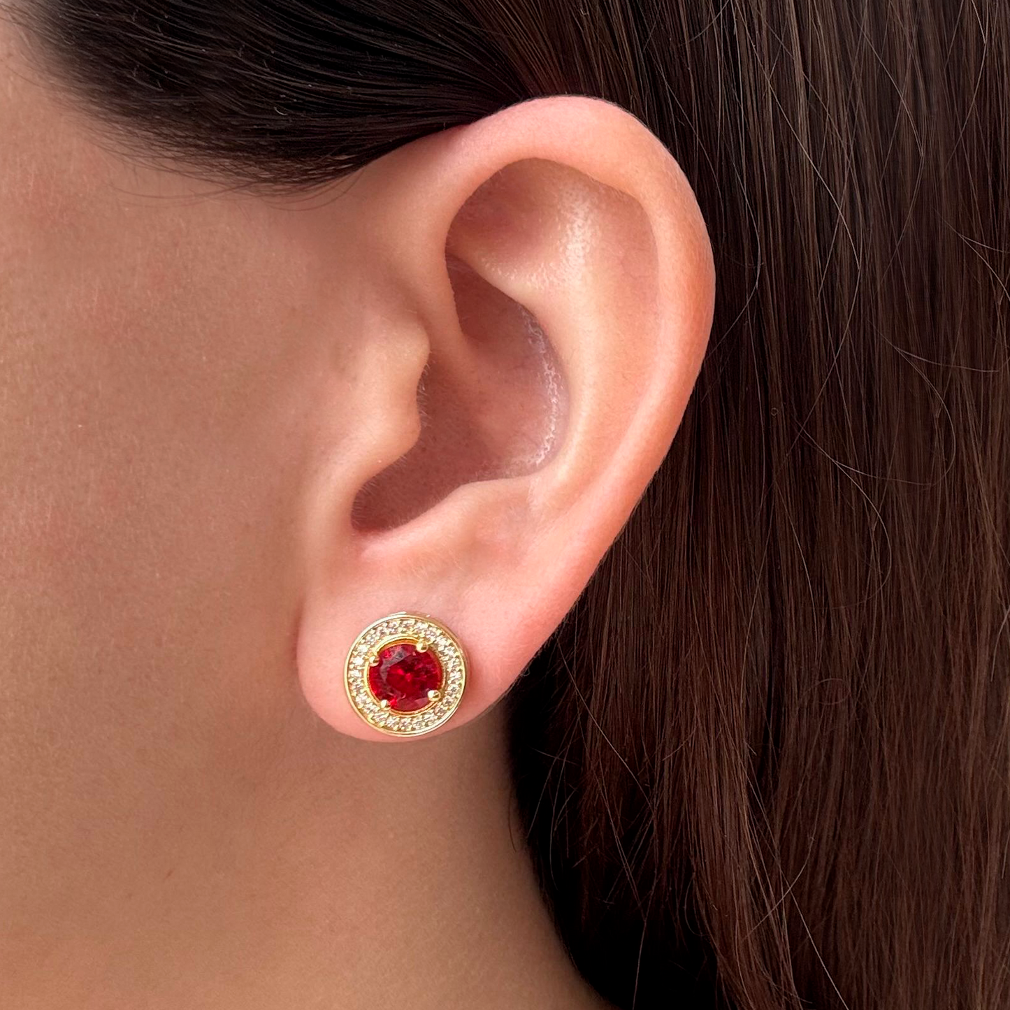 Aretes Dorados Redondos Zirconia Roja Chapa de Oro 1X4