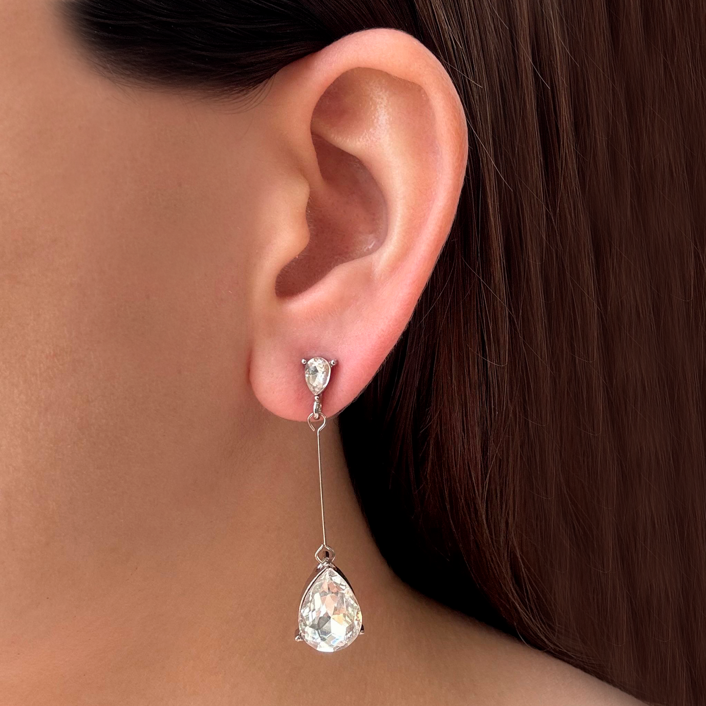 Aretes Gota Colgante Zirconia Blanca 1M7