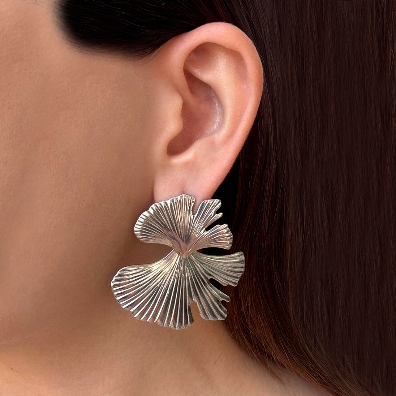 Aretes Plateados Flor Irregular Acero Inoxidable 1V1