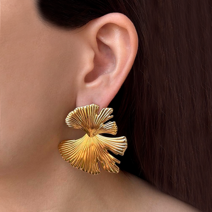 Aretes Dorados Flor Irregular Acero Inoxidable 2X3
