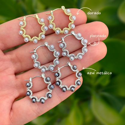 Aretes Arracada Dorada Perlitas Blancas 3A3