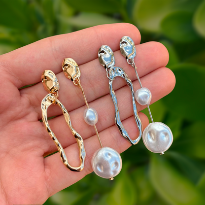 Aretes Plateados de Concha Irregular  3D3