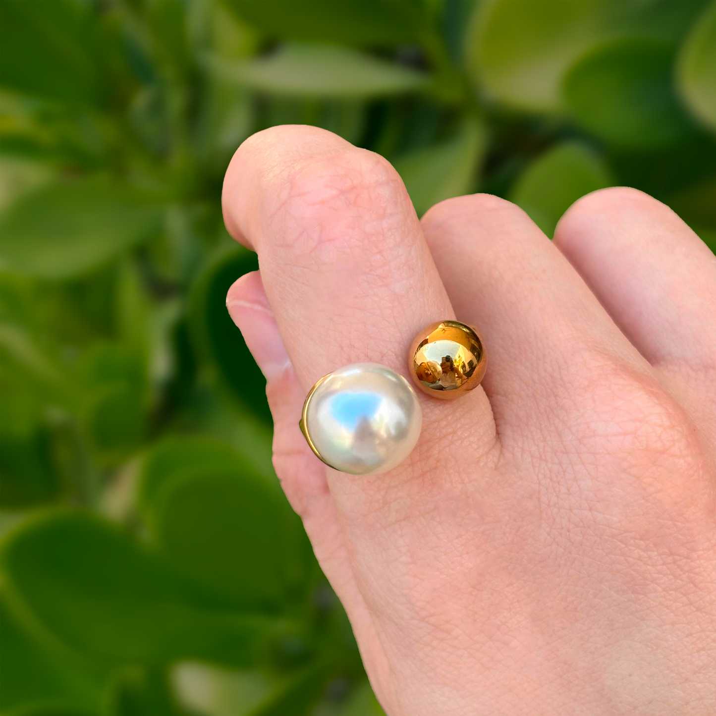 Anillo Dorado con Perla Ajustable  1o7