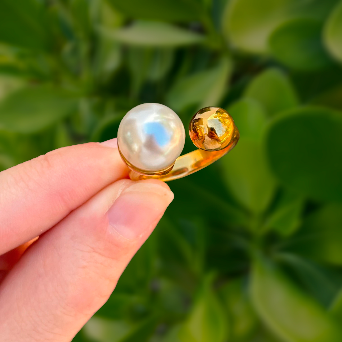 Anillo Dorado con Perla Ajustable  1o7