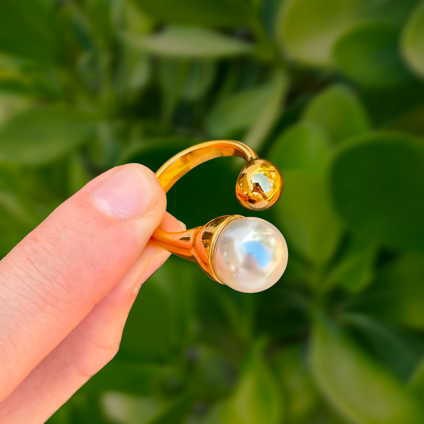 Anillo Dorado con Perla Ajustable  1o7