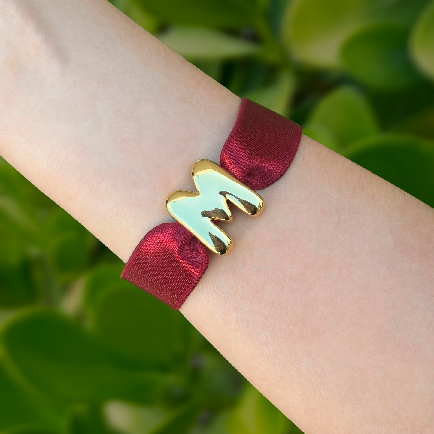 Pulsera Elástica de Letra  *M*  2C6