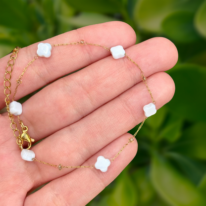 Pulsera Dorada Trébol Flor Blanca Acero Inoxidable  1j8