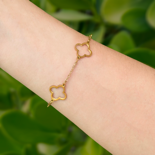 Pulsera Dorada Treboles  Acero Titanio 1V2