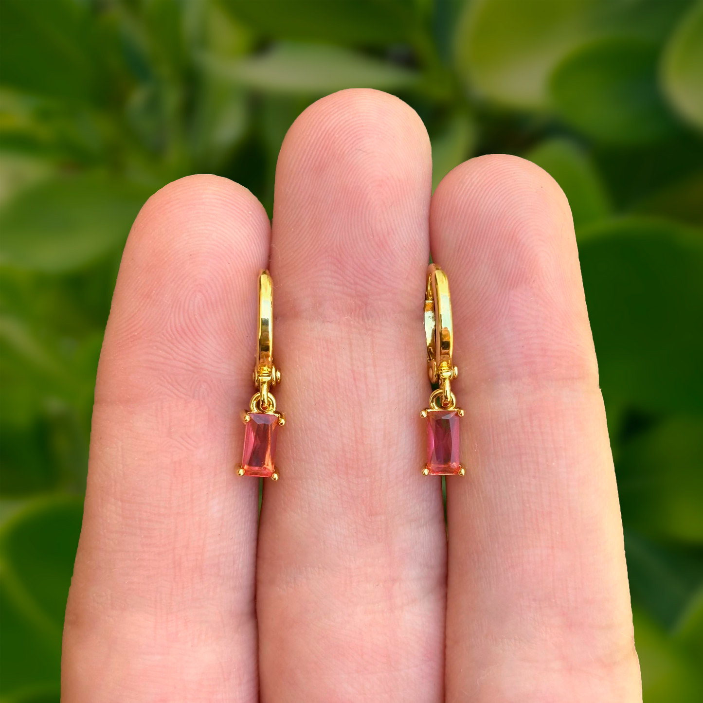 Aretes Arracada Dorada Zirconia Rosa Chapa de Oro Az180
