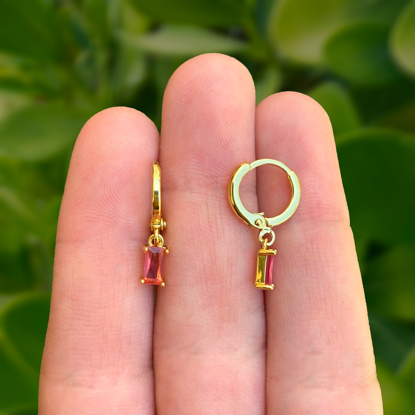 Aretes Arracada Dorada Zirconia Rosa Chapa de Oro Az180