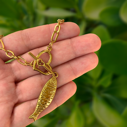 Collar Dorado Corazón Pez Acero de Titanio 4E7