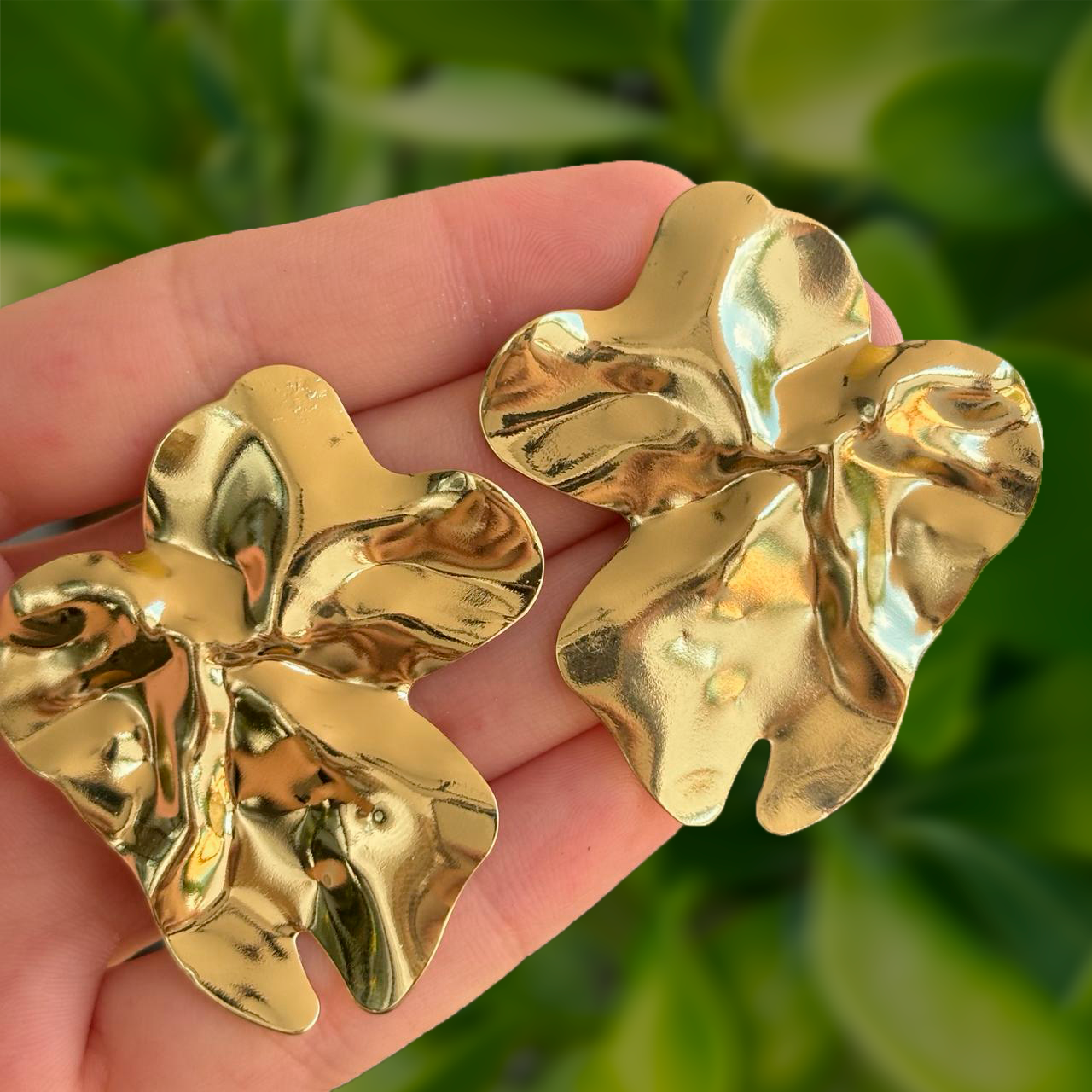 Aretes Dorados Arrugados  2V4