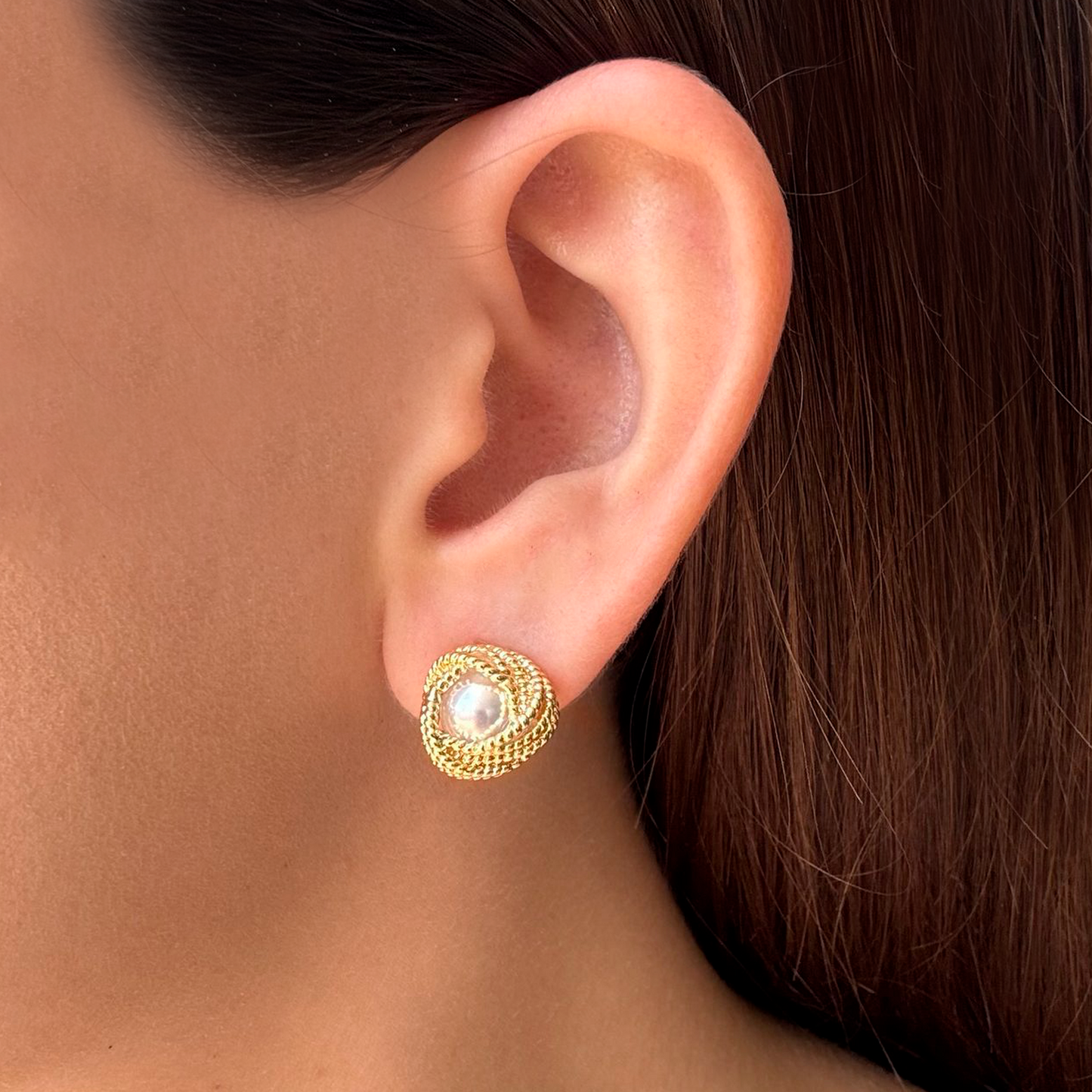 Aretes Dorados Enjambre de Perla Chapa de Oro 2L7
