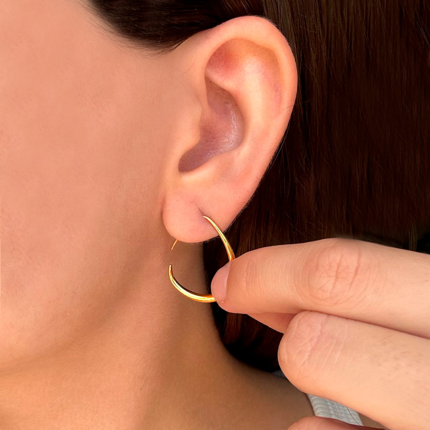 Aretes Dorados Silueta de Gota  1V3