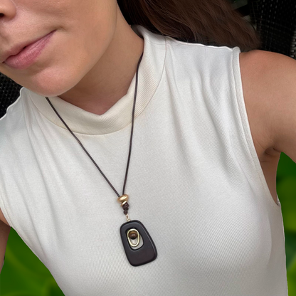 Collar Cafe y Dorado Cuero Cuadro 4E3
