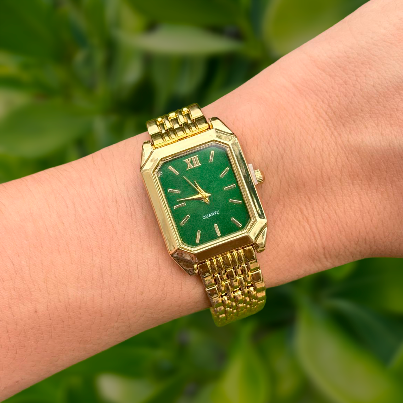 Reloj Dorado Caratula Olivo Old Classic de Mujer  R18