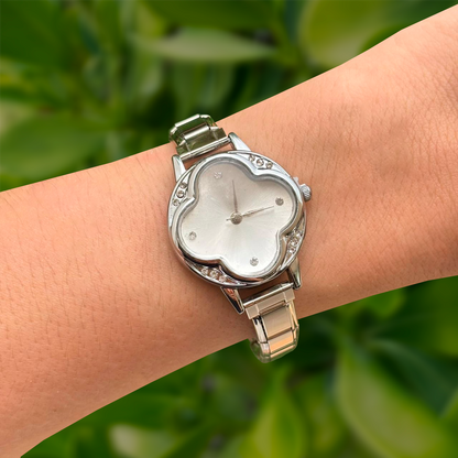 Reloj Plateado Zirconia Trebol  Acero Inoxidable Li4