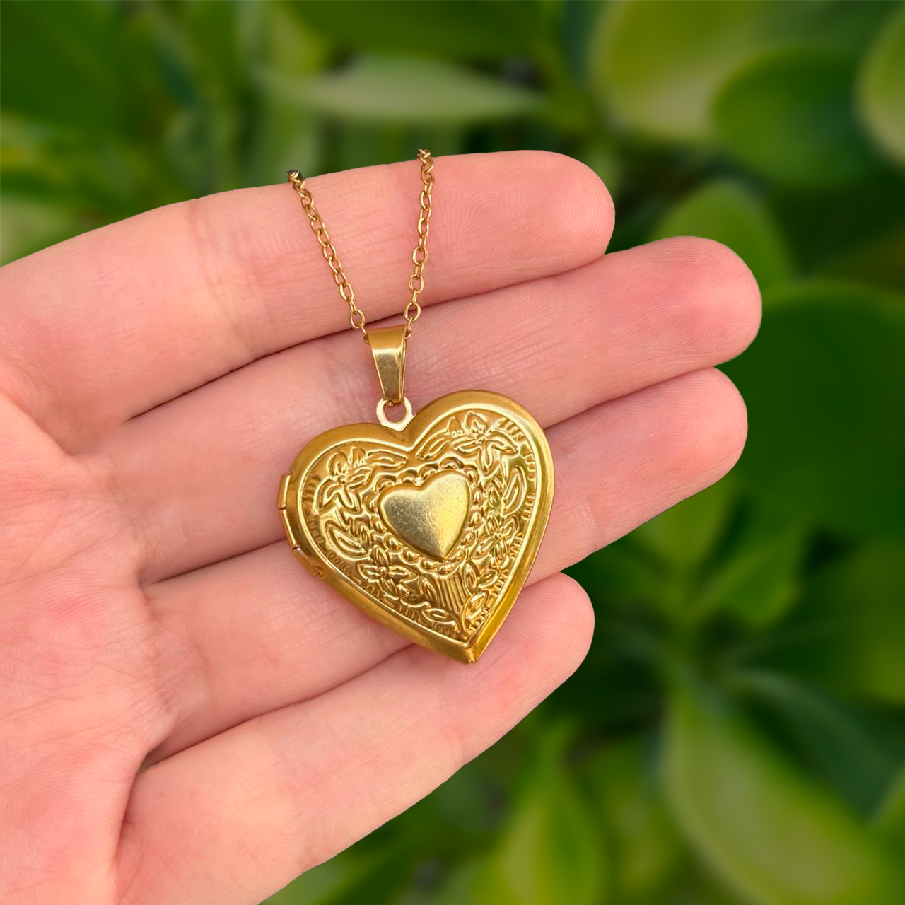 Collar Relicario Corazón Dorado Acero Inoxidable  3H5