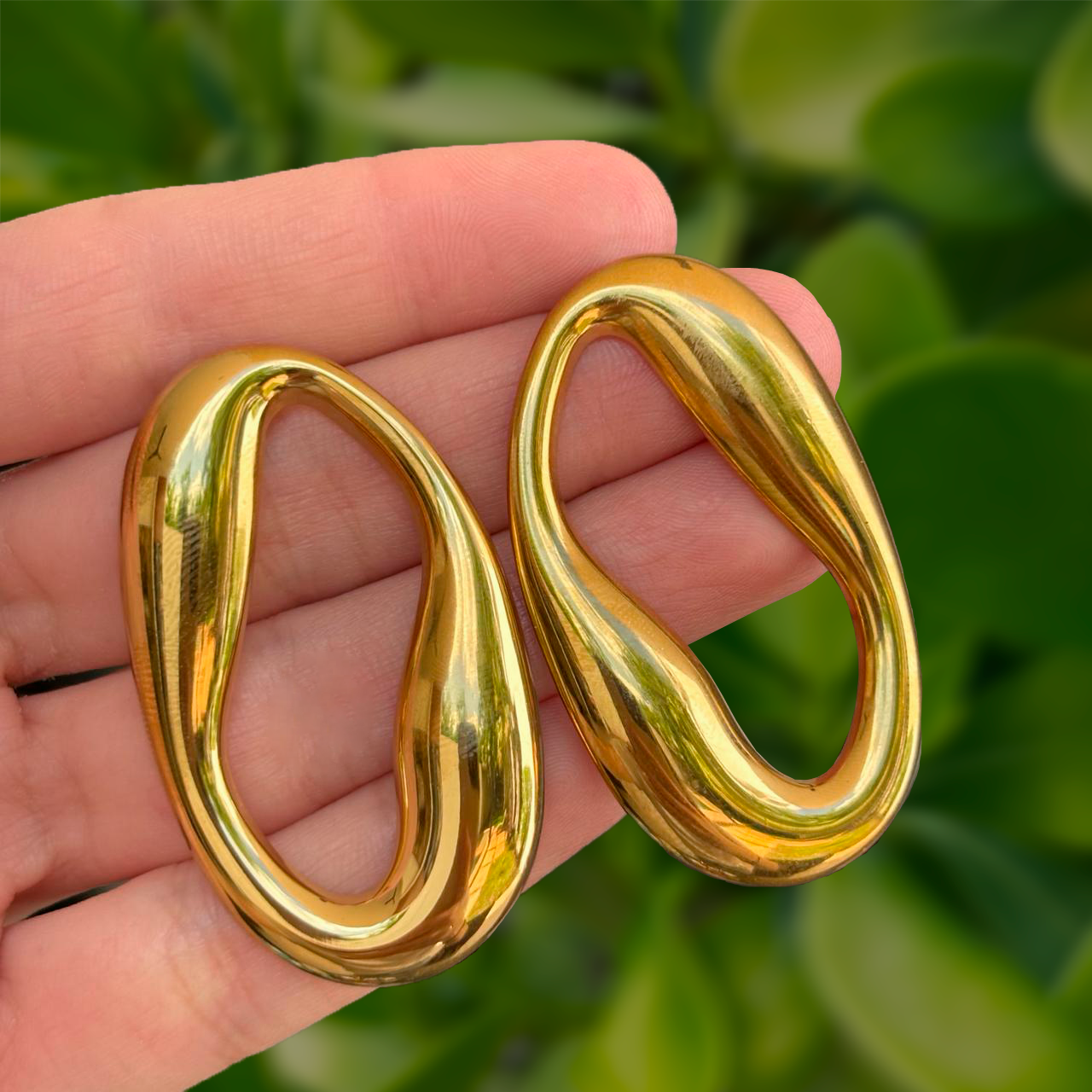 Aretes Dorados Ovalo Irregular Acero Inoxidable 1R8