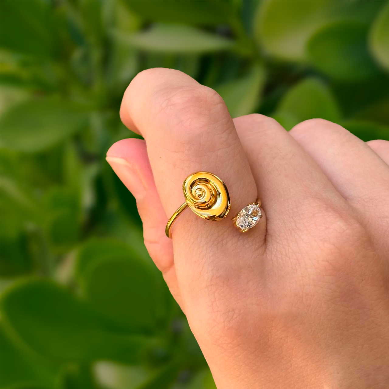 Anillo Dorado Caracol Zirconia Acero Inoxidable 3H3