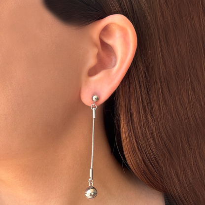 Aretes  Plateado Largo Bolita  Acero de Titanio